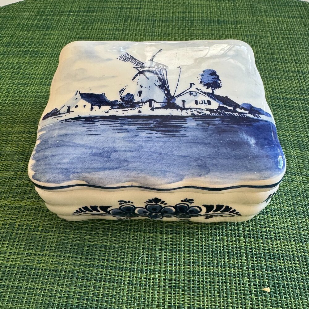 Delft Ceramic Table Box / Trinket Box